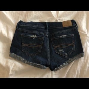 Abercrombie & Fitch Low Rise Shorts// Size: 0